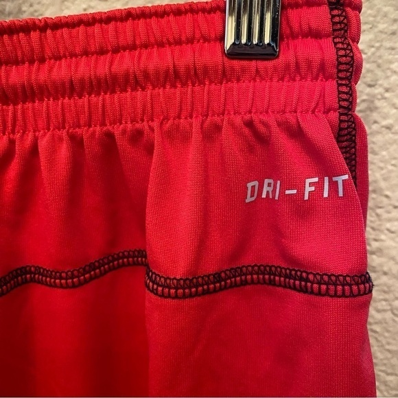 NIKE Men Red Dri Fit Athletic Shorts Size Small - Picture 5 of 7